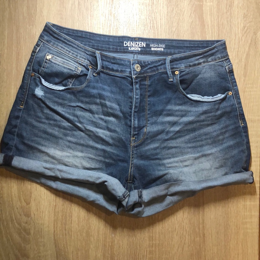 Denizen High Rise Denim Cuffed Size 12 Shorts